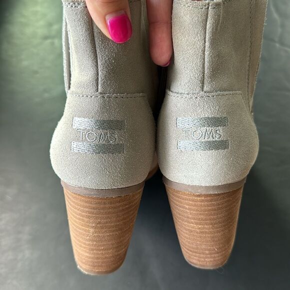 TOMS Gray Suede Diamond Stitch Peep Toe Side Zip Ankle Bootie Boots Shoes Sz 9.5 - Picture 6 of 12